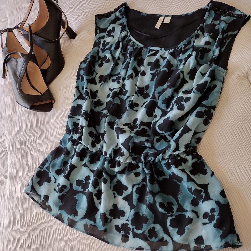 LC Lauren Conrad Green/Black Blouse, Floral Accents.